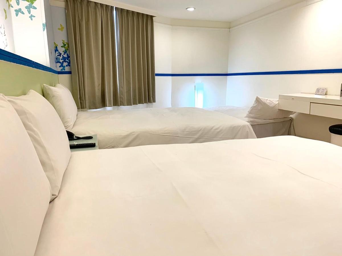 Kiwi Express Hotel - Zhong Zheng Branch Tchaj-čung Exteriér fotografie