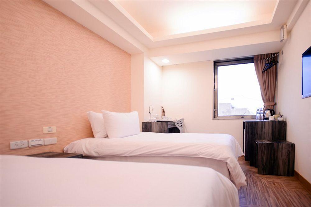 Kiwi Express Hotel - Zhong Zheng Branch Tchaj-čung Exteriér fotografie