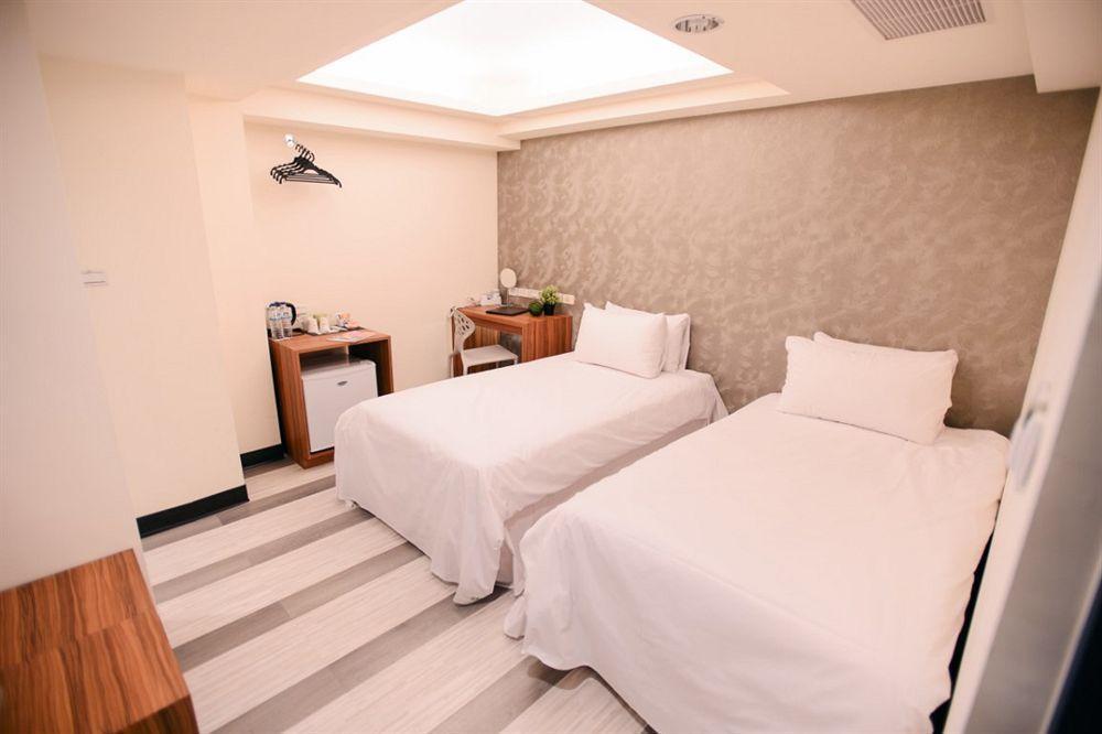 Kiwi Express Hotel - Zhong Zheng Branch Tchaj-čung Exteriér fotografie