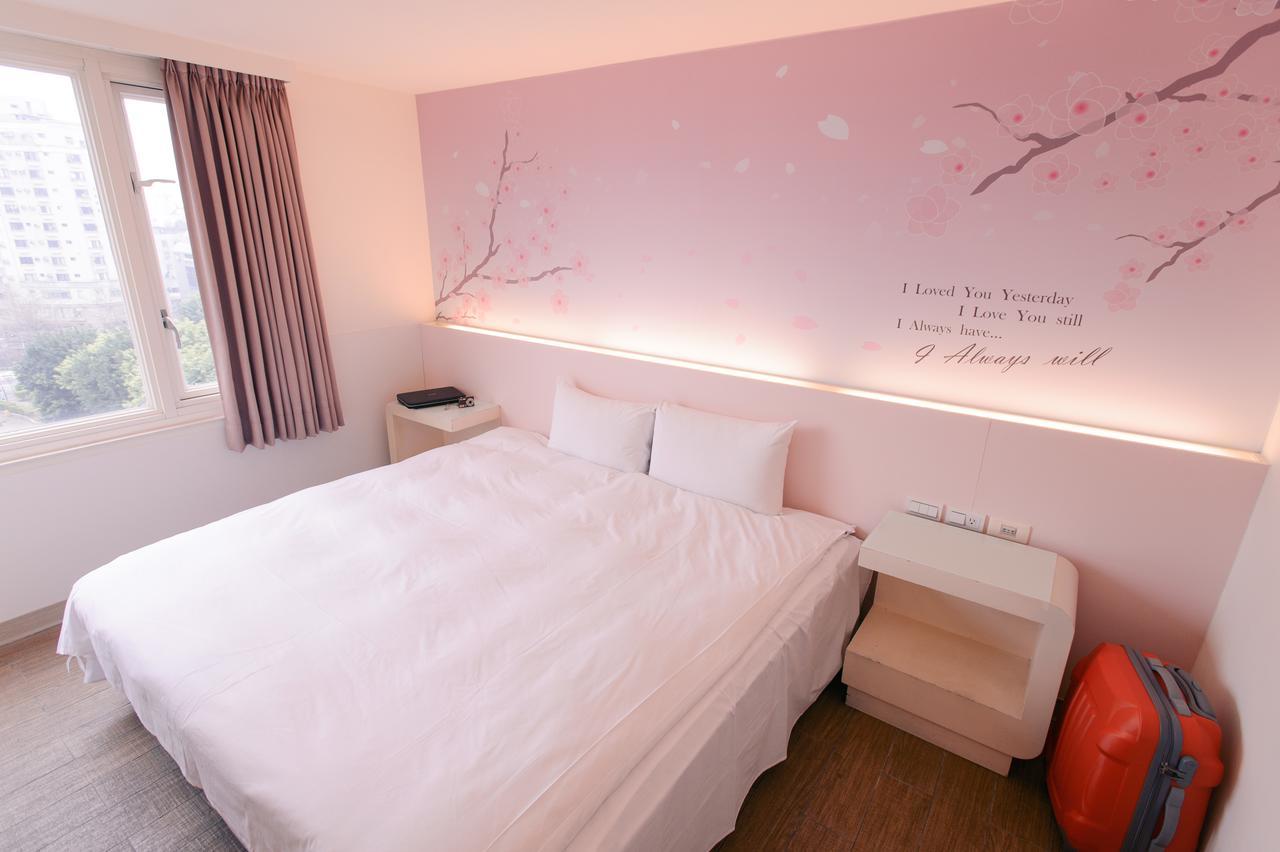 Kiwi Express Hotel - Zhong Zheng Branch Tchaj-čung Exteriér fotografie