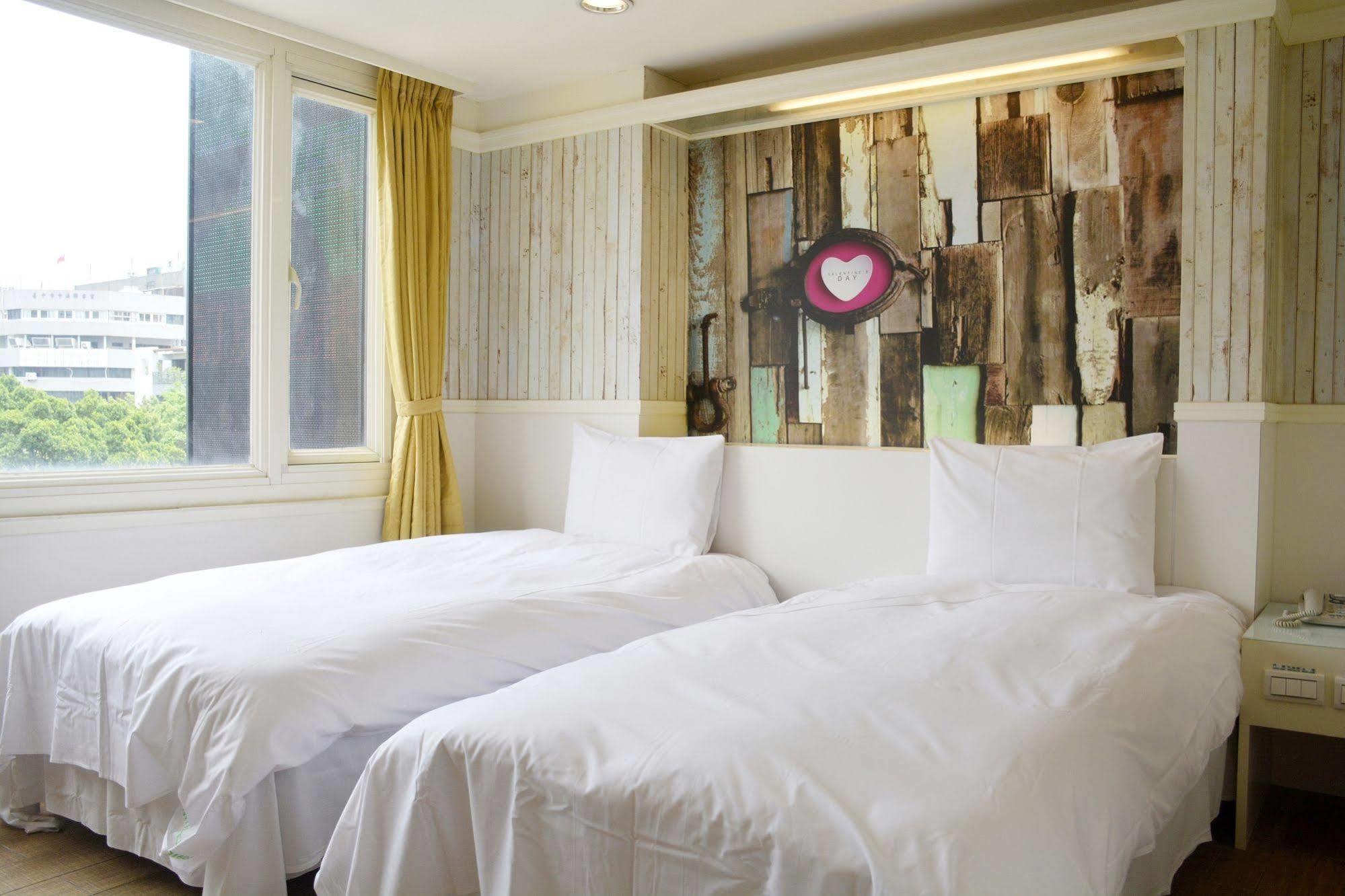 Kiwi Express Hotel - Zhong Zheng Branch Tchaj-čung Exteriér fotografie