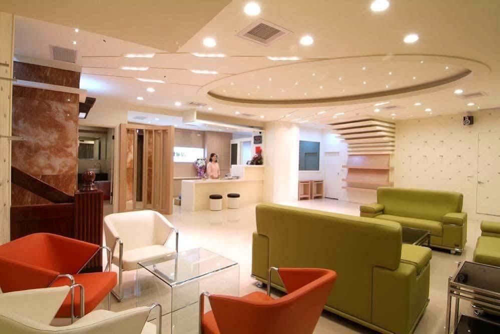 Kiwi Express Hotel - Zhong Zheng Branch Tchaj-čung Exteriér fotografie
